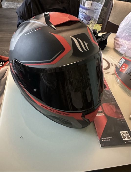 Casa moto marimea L Este aproape noua