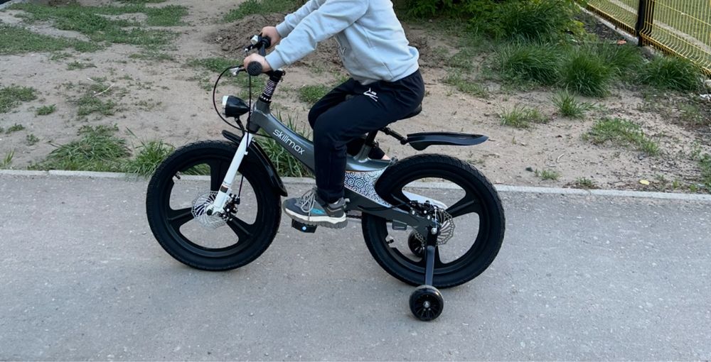 Продам велосипед в хорошем  состоянии только без маленьких колесиков