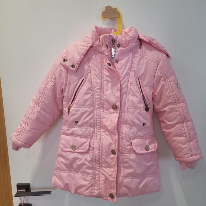 Продам куртки на девочку