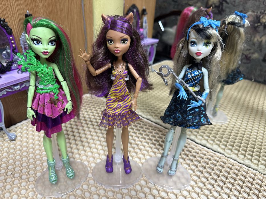 Продам кукол монстр хай!