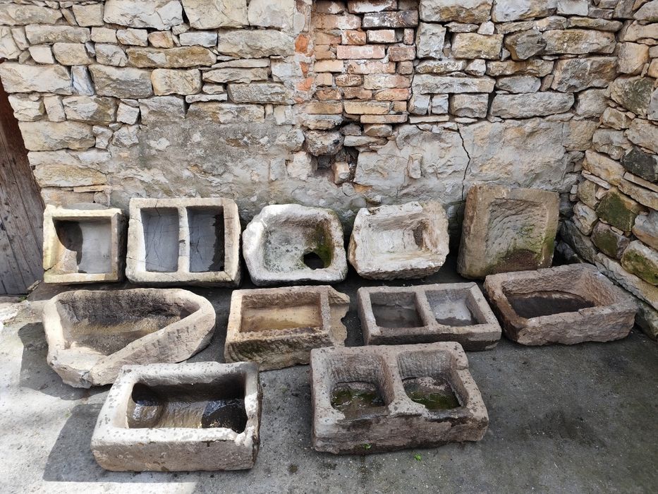 Каменни корита 11 броя