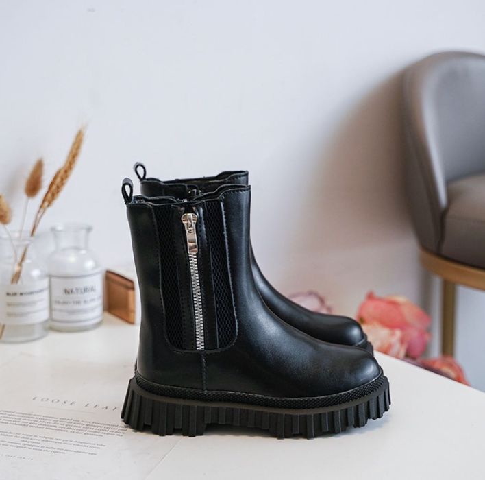 Detskiy noviy sapogi