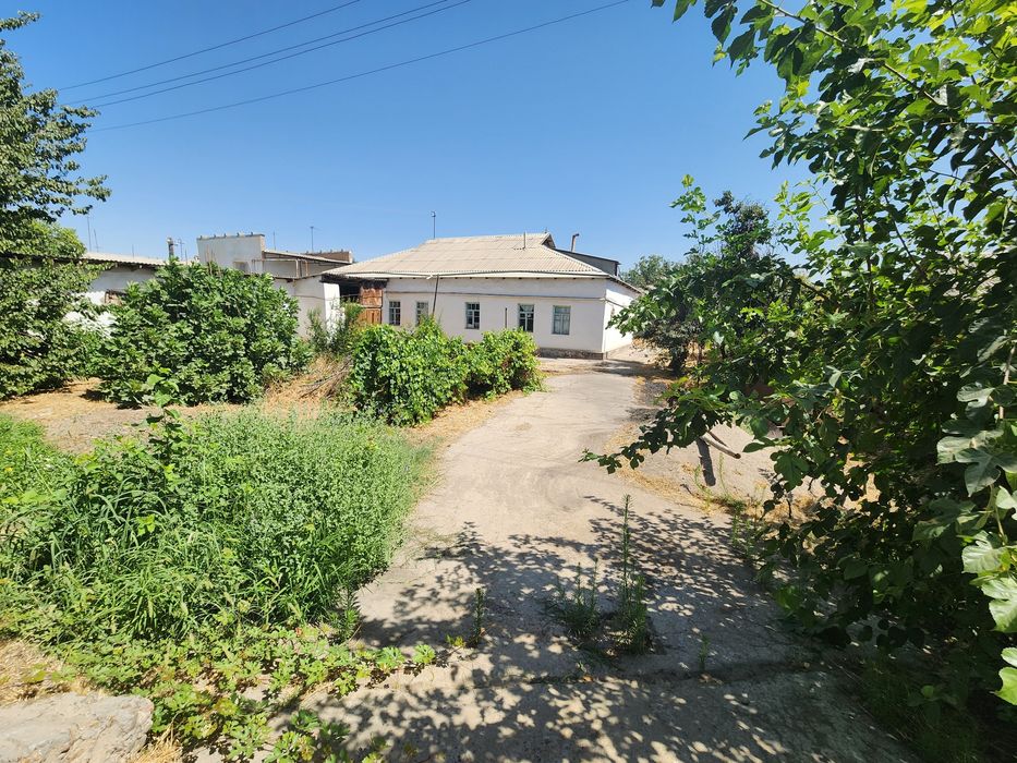 Уй   сотилади  18 сотик   нархи  48000