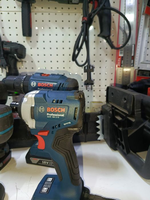 Безщеточный шруповерт Bosch GSR 185 li