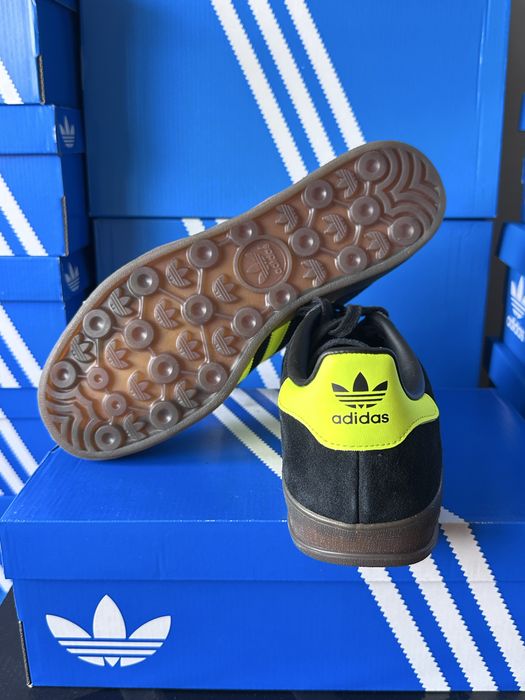 *Чисто Нови* Adidas Gazelle Indoor *Core Black & Solar Neon*