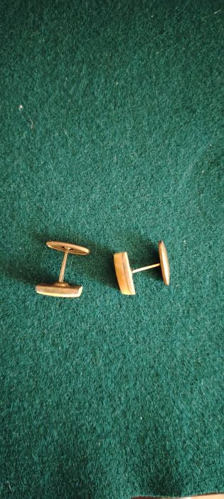 Продам запонки янтарные