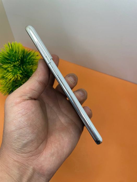 Samsung s21  8/256gb