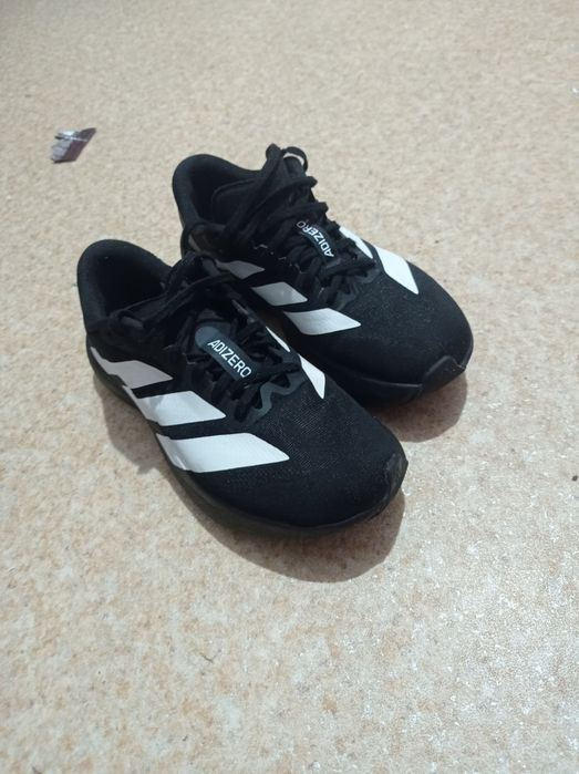 Продам кроссовки adidas
