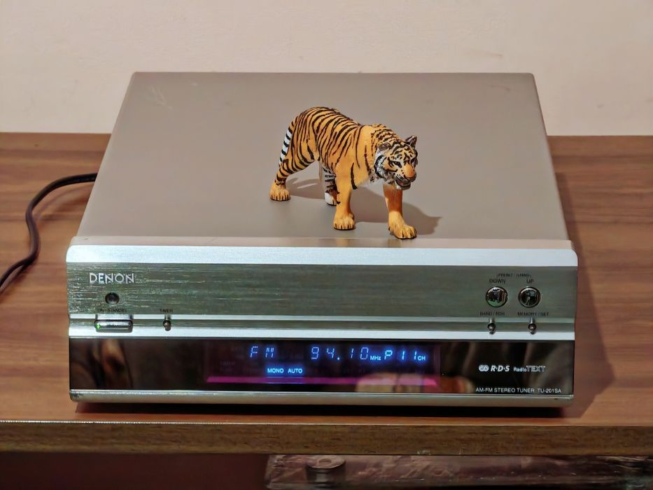 Denon TU-201SA Presta Series. Tuner digital  cu RDS/TEXT. Preț fix !