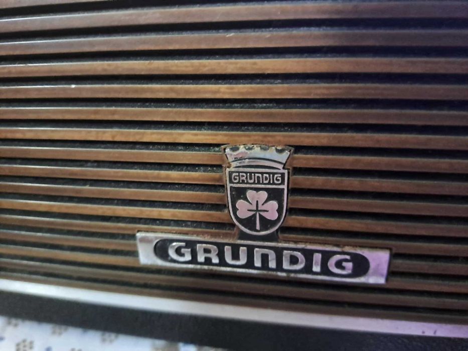 Магнетофон grundig