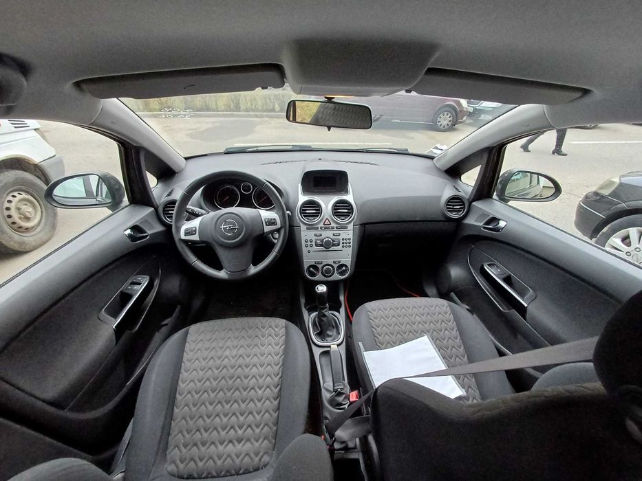 Opel corsa 1,3 diesel 2013
