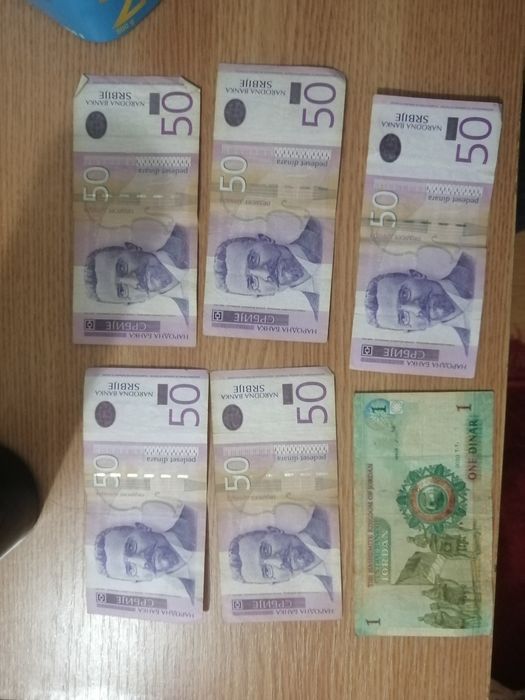 Vând bani dinari sarbesti anul:1856/1914 100 de lei buc