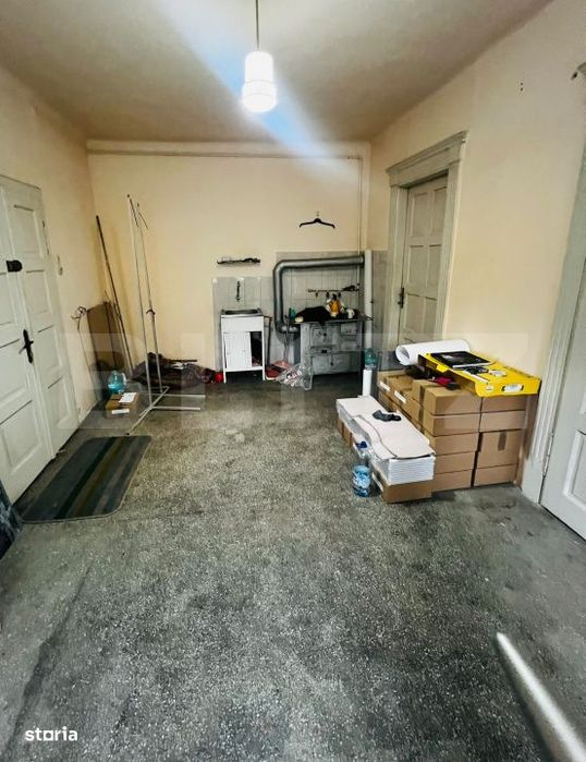 Apartament 2 camere, 74 mp, renovabil, zona Ultracentral