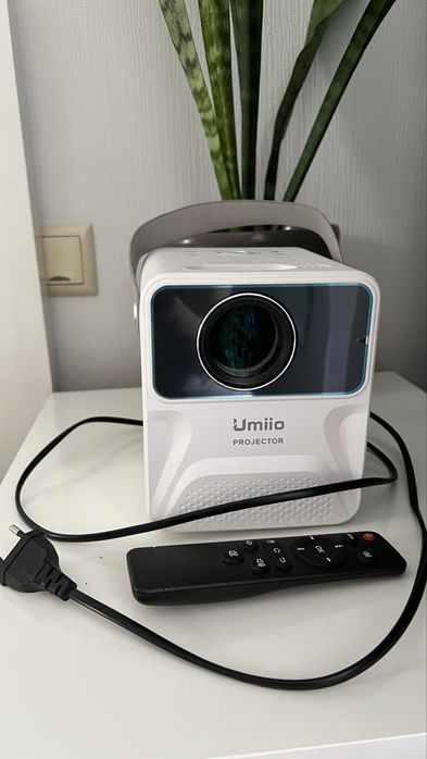 Мини проектор Umiia