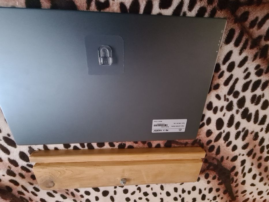 Monitor universal MEMTEQ
4.2
4.2 out of 5 stars
(452)
Portable 15.6-In