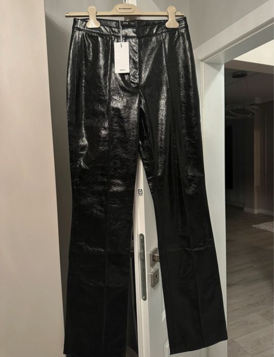 Pantaloni piele Mango