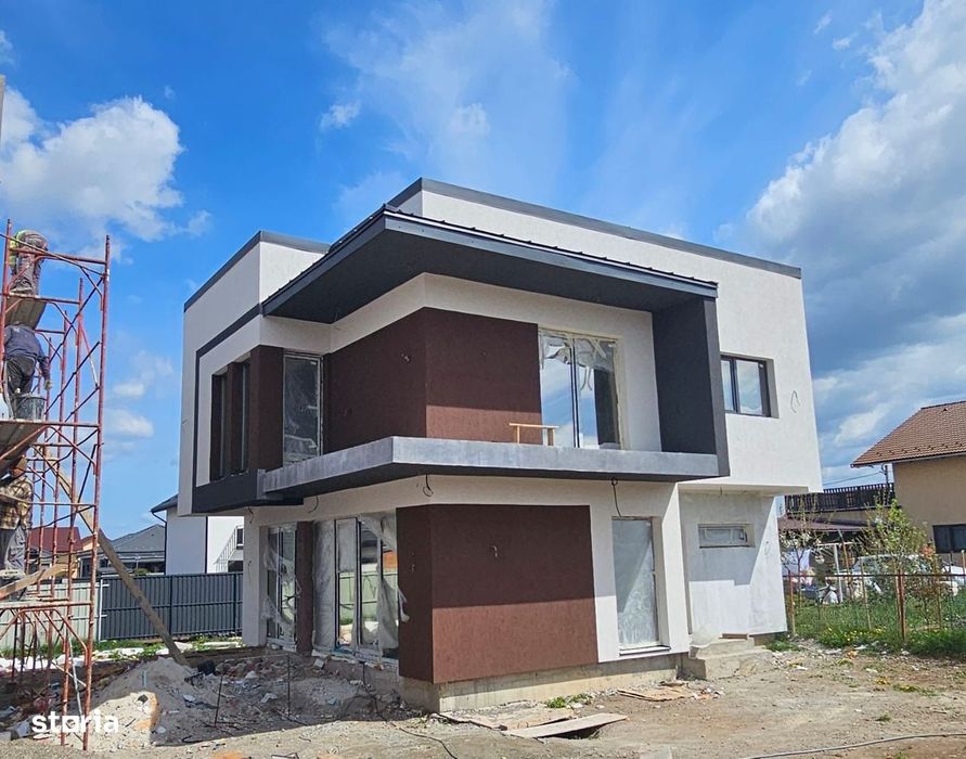 Vilă Cu Design Modern Și Priveliște Spectaculoasă Către Munți