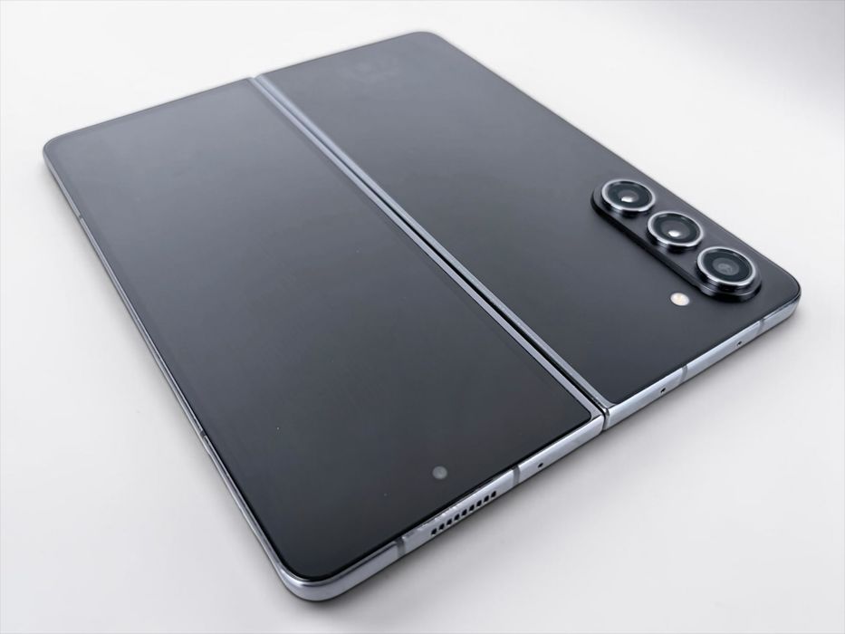 Samsung Galaxy Z Fold 5 5G 512GB 12RAM Black Гаранция!