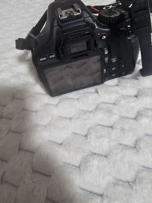 Canon  EOS 550D фотоапарат