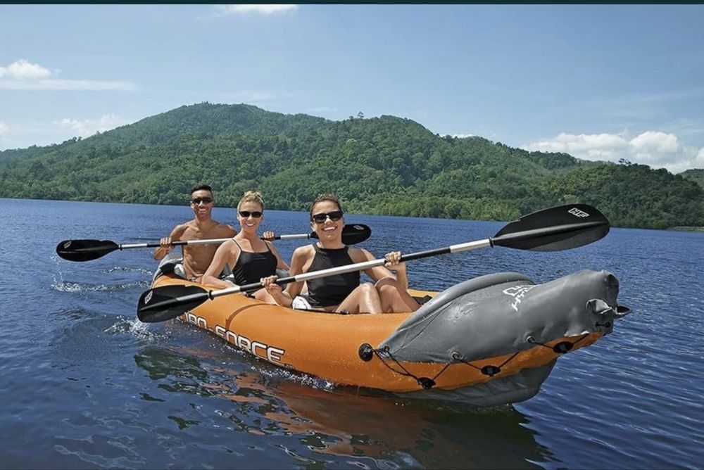 Продавам чисто нов каяк