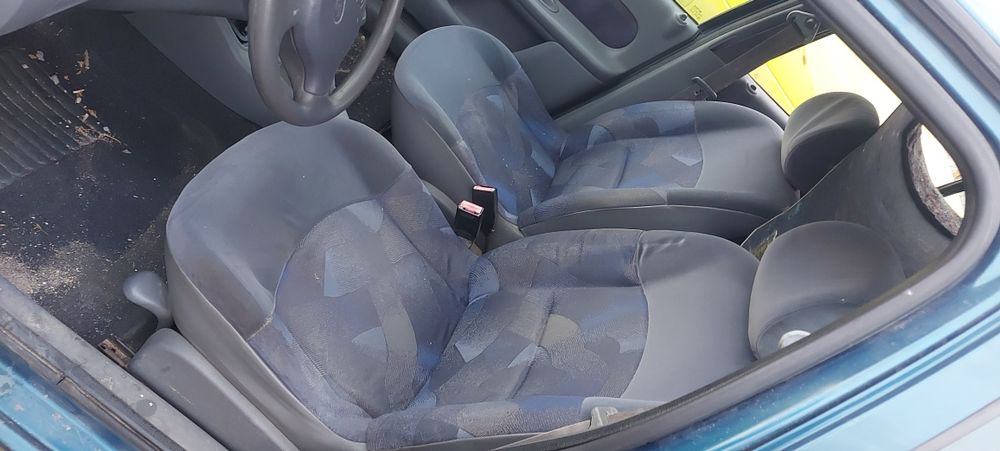 Renault clio 1.4i 55kw 1998г