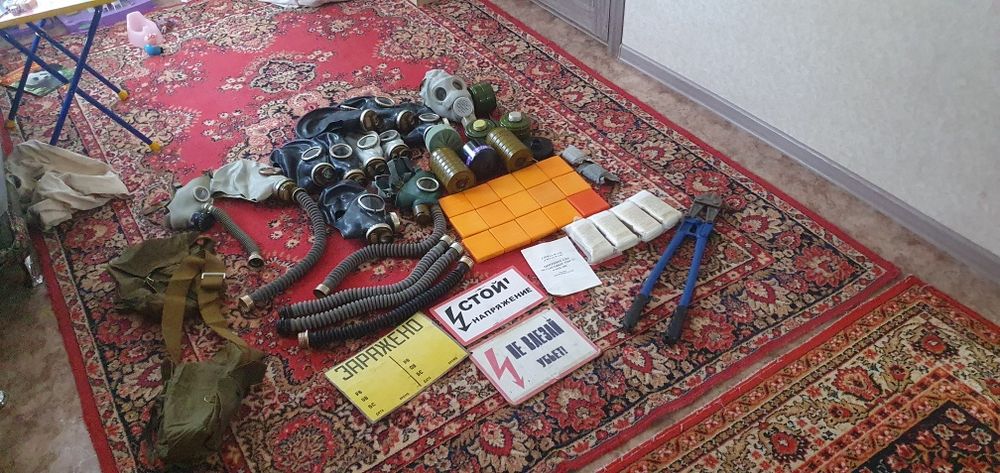 Продам коллекцию противогазов