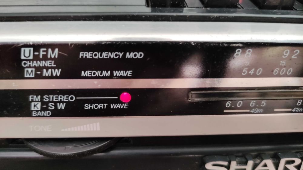 Radiocasetofon Philips, Sharp