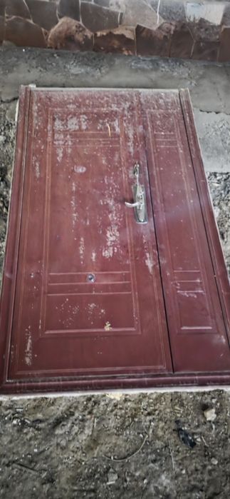 Темір есік мықты, жағдайы жақсы