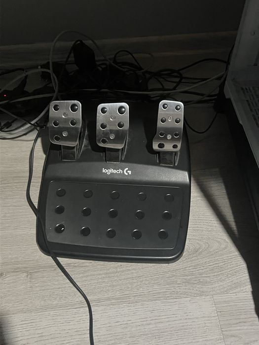 Logitech g29 волан и педали + шифтър