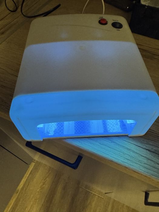 UV лампа за маникюр