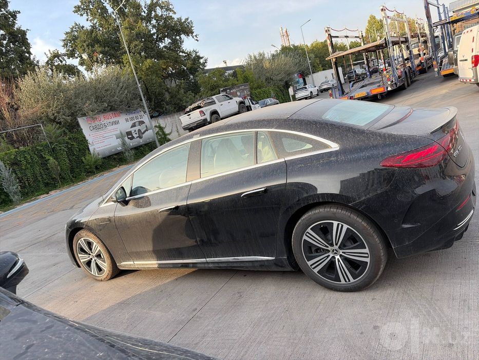 Mersedes Benz EQE 500