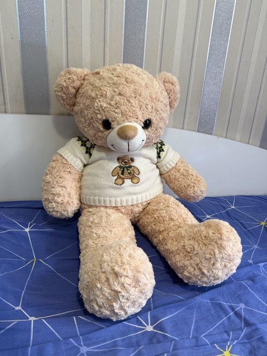 Большой плюшевый медведь 67 см в свитере мягкая игрушка