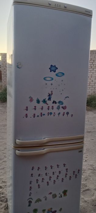 Холодильник и морозильник рабочий