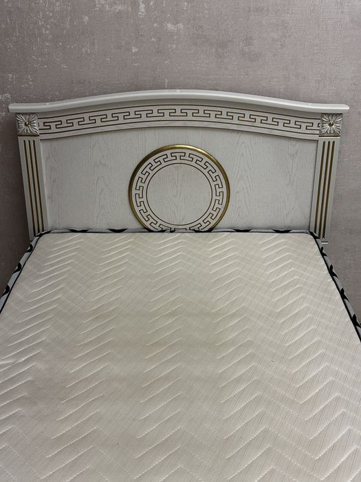 Срочно, кровать, б/у. Односпальная. Матрасом