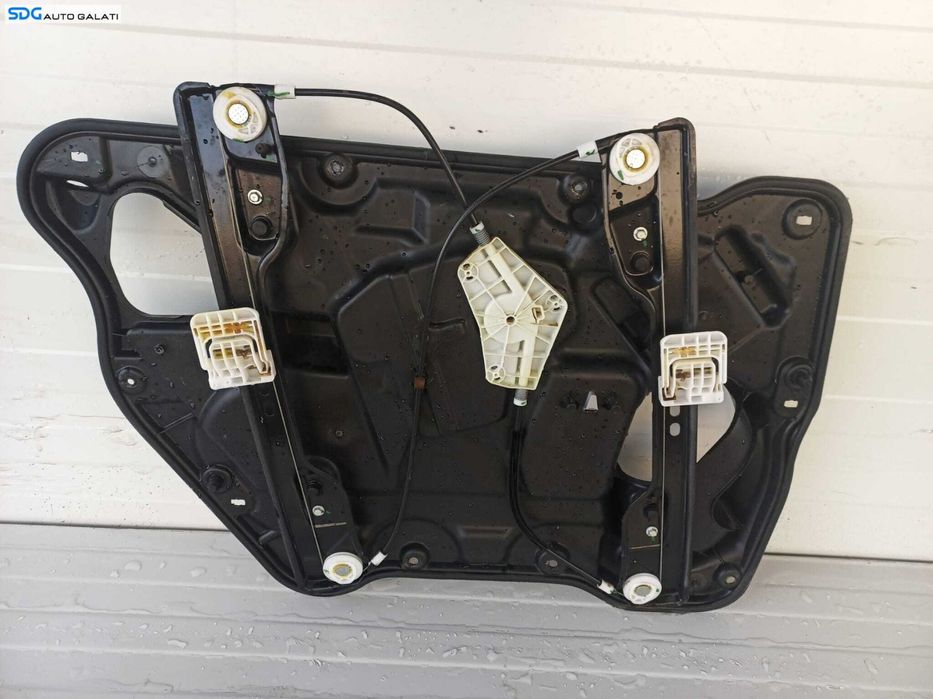 Macara Electrica pentru Geam Sticla de pe Usa Portiera Dreapta Fata Fiat Freemont 2008 - 2016 Cod 963197 A2048210651 [L1236]