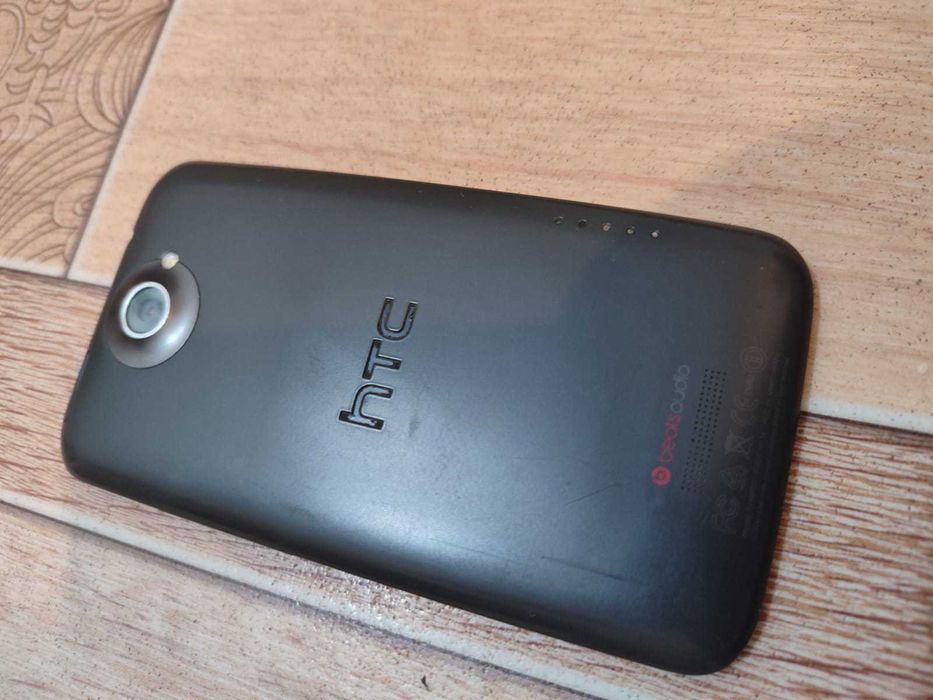 Телефон HTC One X