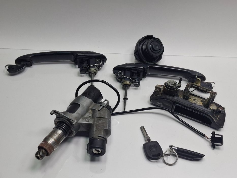 Butuci cu manere exterior si cheie VOLKSWAGEN CADDY II Box 9K9A 1995 -