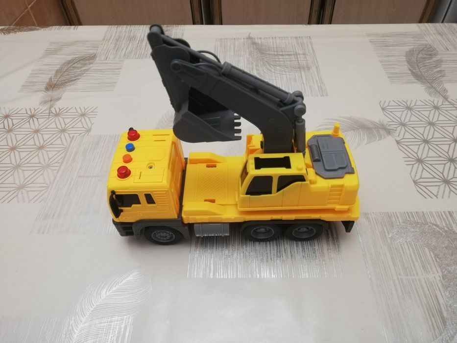 Продам Экскаватор игрушкыный