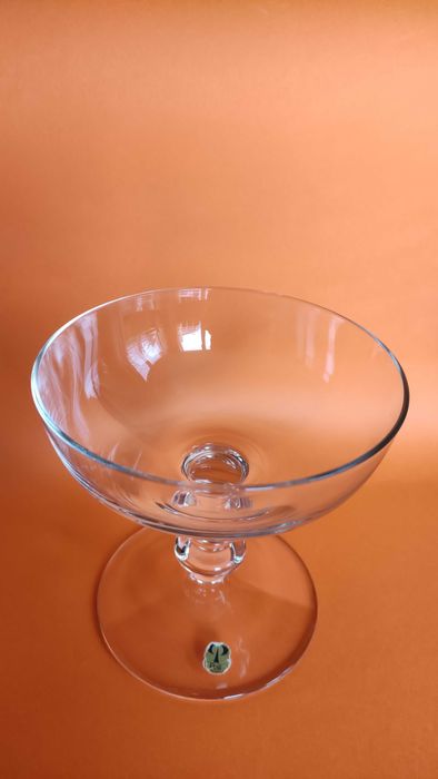 Немска кристална купа на столче