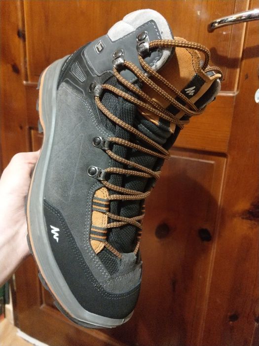 Резервирани.Quechua Waterproof 43нм. 27,6см.