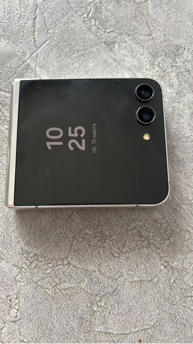 Продам телефон Flip 5 Z Galaxy