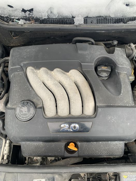 Motor 2.0 Skoda Cod AZL