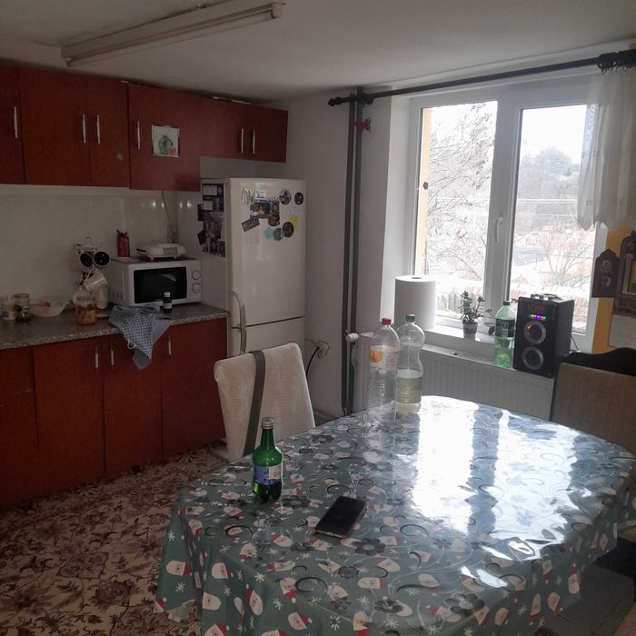 Casa compusă din 6 camere