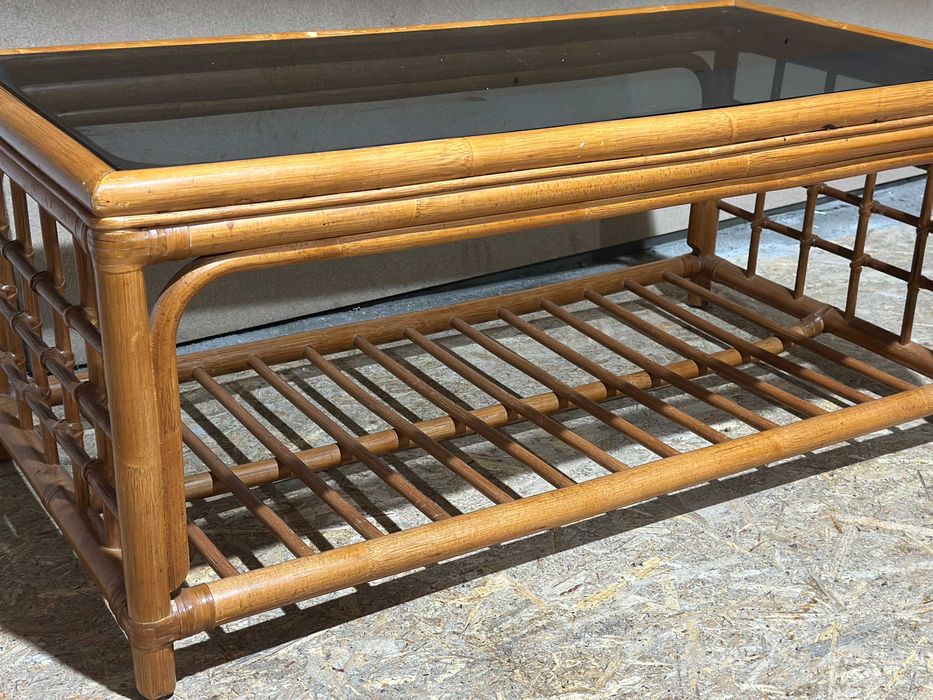 Masuta de cafea din ratan cu blat de sticla fumuriu; Blat 108x53 cm