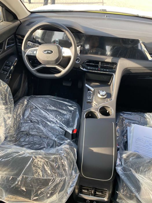 Jac Js 8 2025 sotuvda tayyor