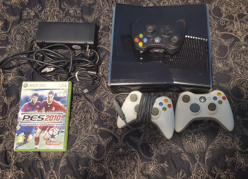 Xbox 360 și joc Pes 2010