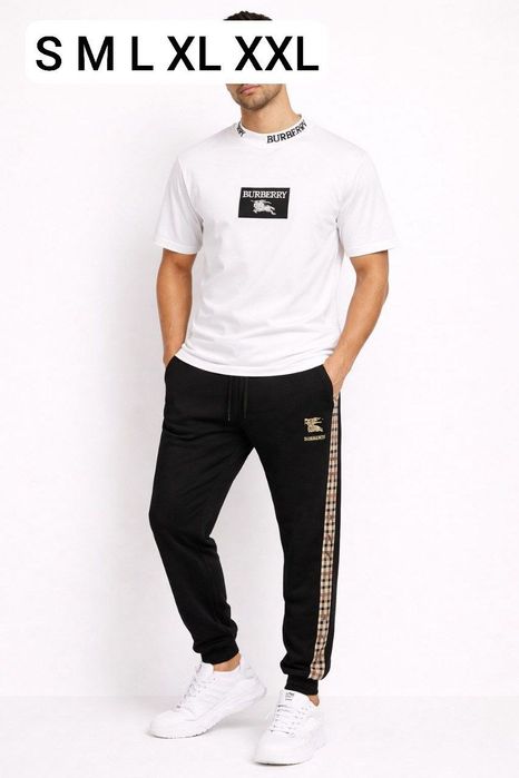 Compleuri bărbați.