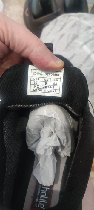 Продам кроссовки Strobbs