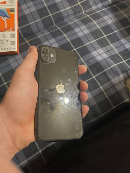 Продам айфон 11 в хорошем состояние