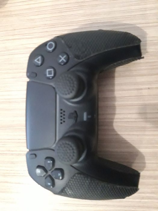 Maneta neagră ps 5 cu antigrip